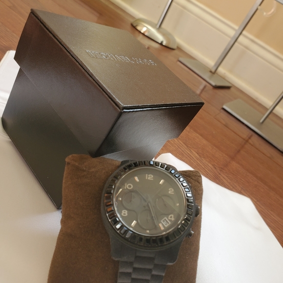 Michael Kors Watch - Picture 1 of 6